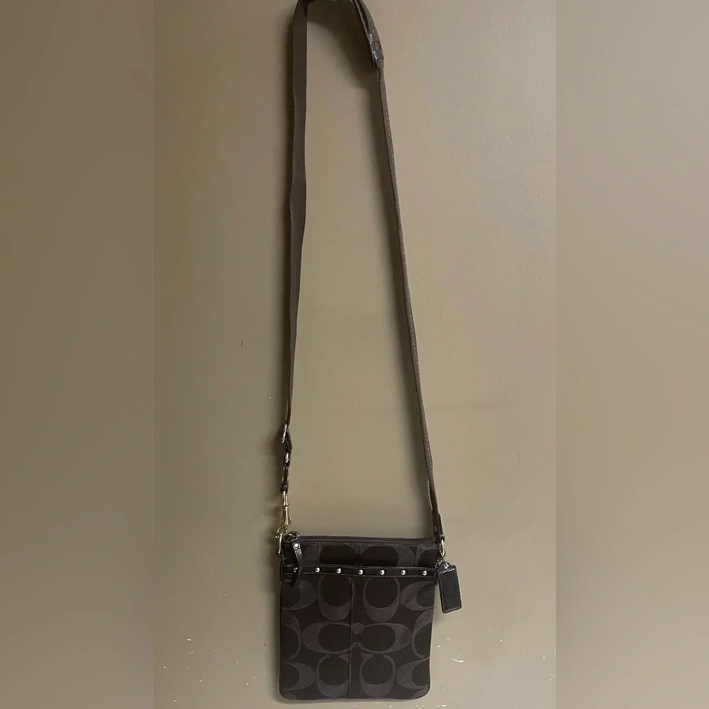 VTG Coach Brown Jacquard Crossbody Bag with Gold Studs